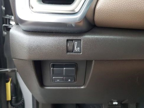 Used 2024 GMC Canyon Denali image 29