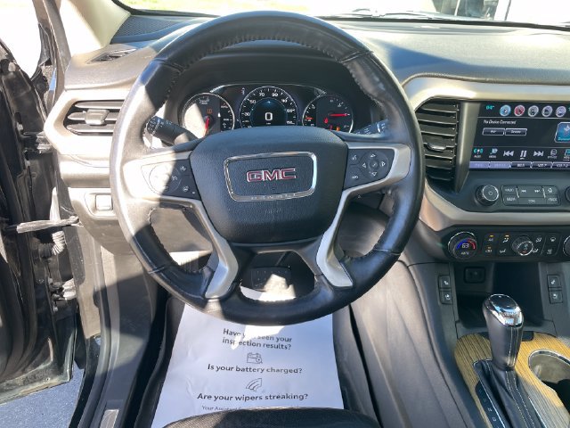 Used 2017 GMC Acadia Denali w/ Technology Package FWD image 14