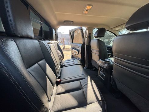 Used 2018 Nissan Titan SL image 19