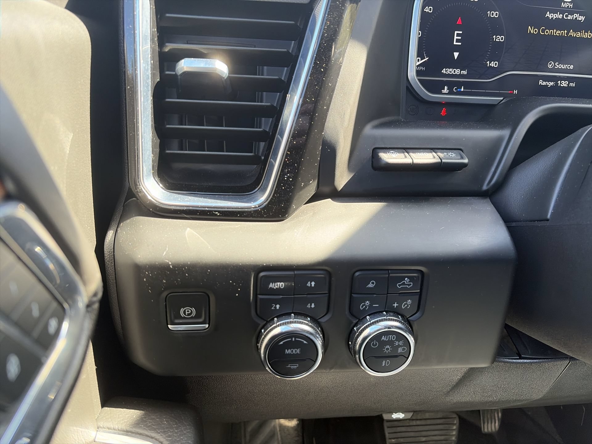 Used 2023 GMC Sierra 1500 Denali w/ Denali Reserve Package AWD/4WD image 19