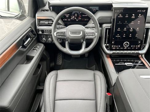 New 2025 GMC Yukon Denali w/ Denali Reserve Package image 26