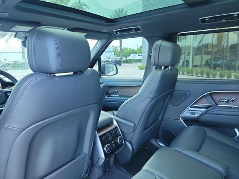 Certified 2025 Land Rover Range Rover Long Wheelbase SE AWD/4WD image 18