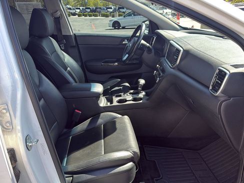 Used 2022 Kia Sportage EX AWD/4WD image 33