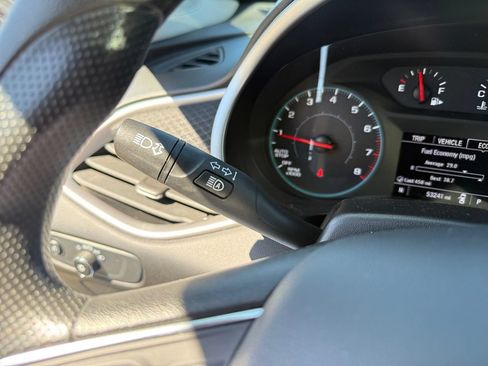 Used 2025 Chevrolet Malibu LT FWD image 22
