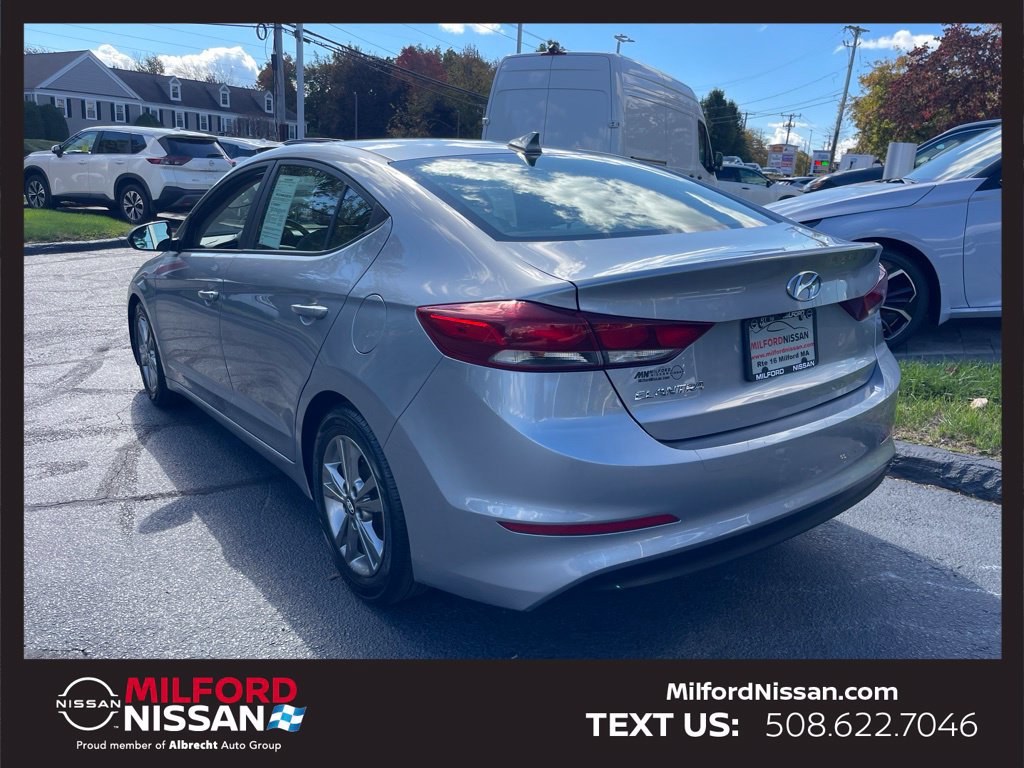 Used 2017 Hyundai Elantra SE FWD image 3