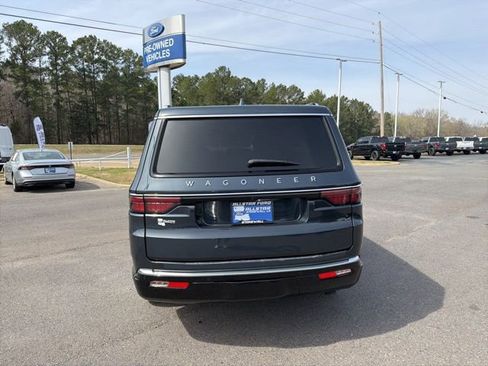Used 2023 Jeep Wagoneer 2WD image 6