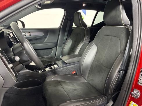 Used 2021 Volvo XC40 T5 R-Design w/ Advanced Package image 27