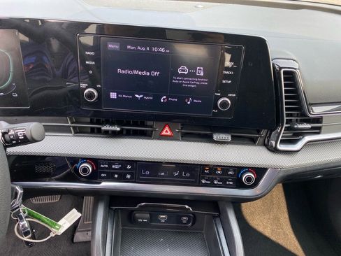 Used 2023 Kia Sportage LX image 12