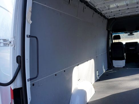 Used 2020 Mercedes-Benz Sprinter 2500 w/ Driver Convenience Package image 26