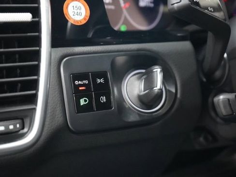 Used 2021 Porsche Cayenne AWD/4WD image 19