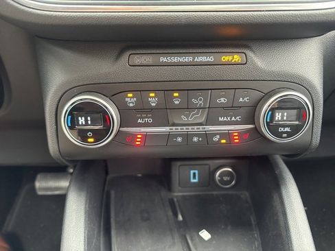 Used 2020 Ford Escape Titanium w/ Titanium Premium Package 2.0 image 34