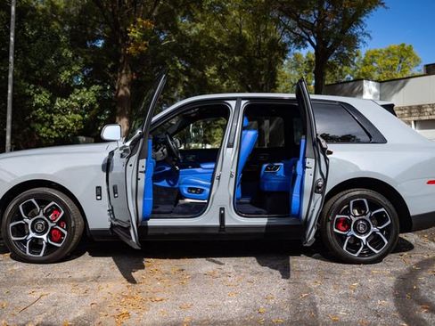 Used 2022 Rolls-Royce Cullinan Black Badge AWD/4WD image 24