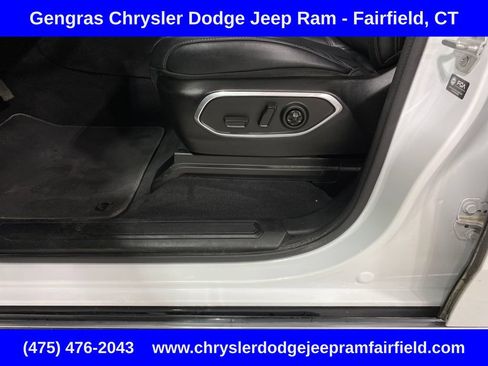 Certified 2024 Jeep Wagoneer Series III AWD/4WD image 13