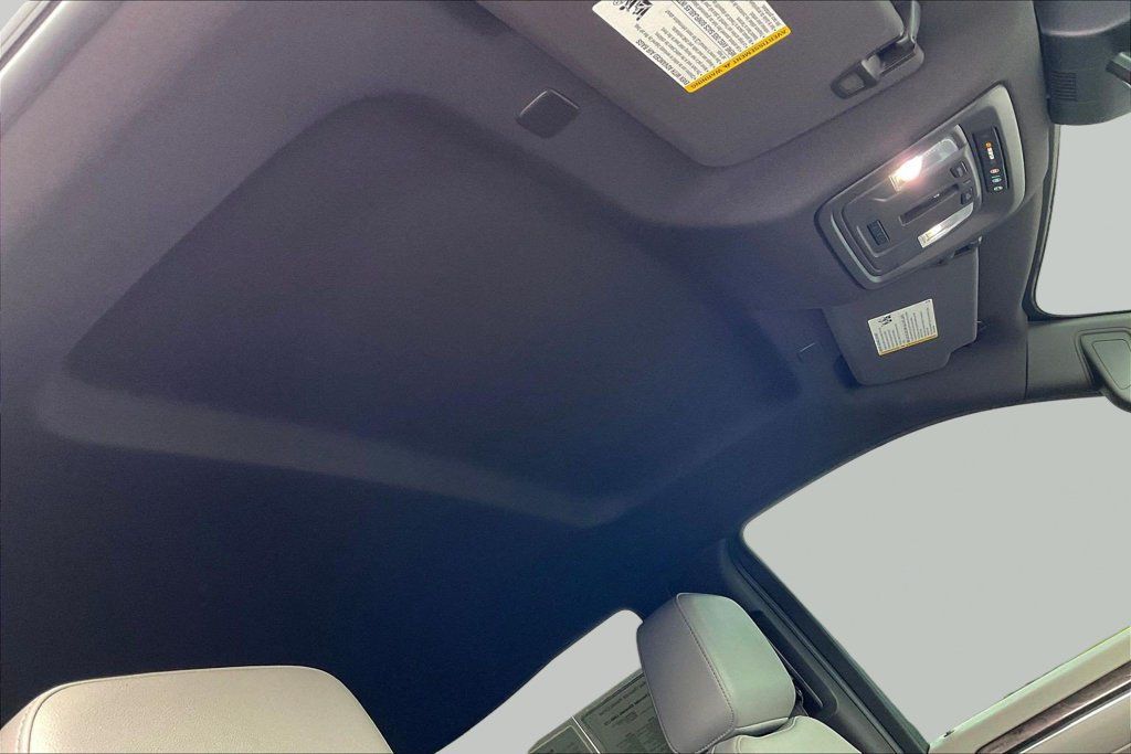 Used 2023 Chevrolet Silverado 1500 LTZ AWD/4WD image 31