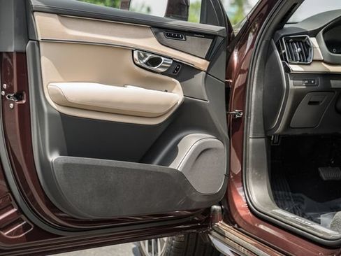 New 2026 Volvo XC90 T8 Plus w/ Protection Package Premier AWD/4WD image 37