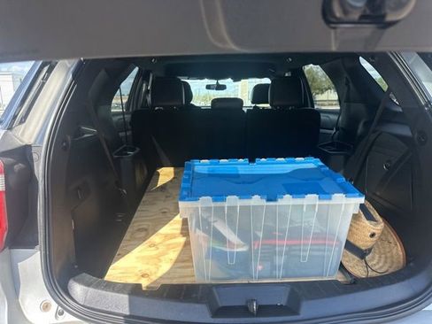 Used 2017 Ford Explorer XLT w/ Equipment Group 202A image 14