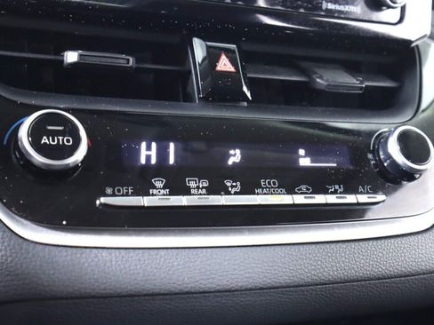 Used 2021 Toyota Corolla LE FWD image 22