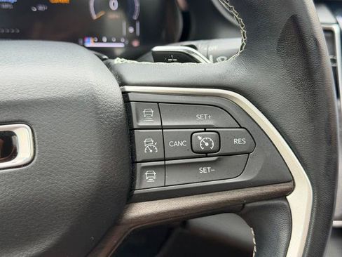 Used 2021 Jeep Grand Cherokee L Limited AWD/4WD image 18
