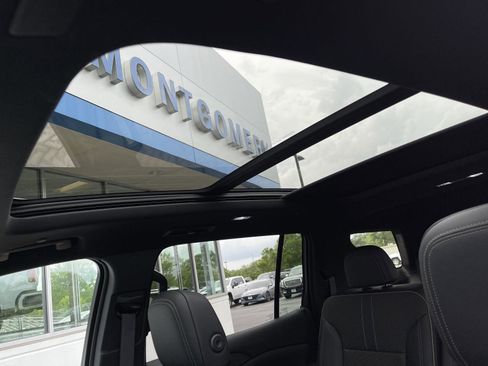 Used 2025 Chevrolet Traverse High Country w/ LPO, Floor Liner Package AWD/4WD image 29