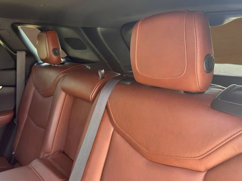 Used 2019 Cadillac XT5 Premium Luxury w/ Driver Assist Package AWD/4WD image 31