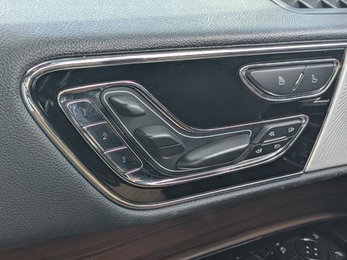Used 2023 Lincoln Navigator Reserve AWD/4WD image 28