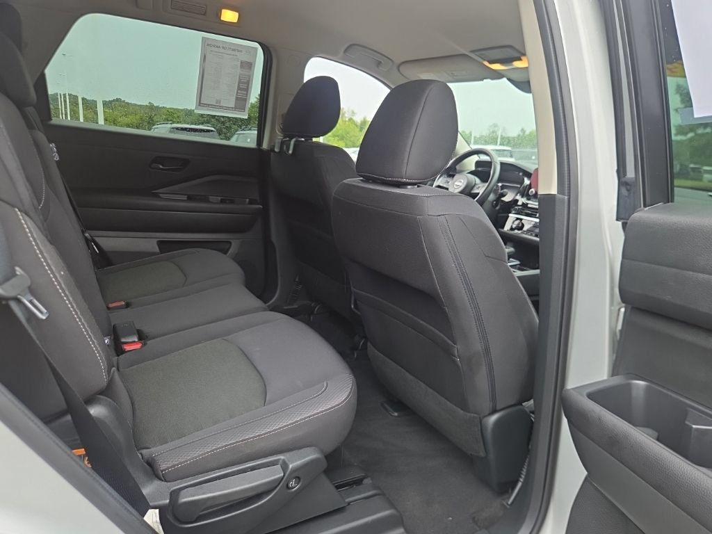 Used 2024 Nissan Pathfinder SV AWD/4WD image 21
