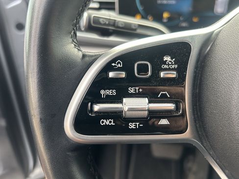 Used 2023 Mercedes-Benz GLE 450 4MATIC w/ AMG Line Exterior image 19