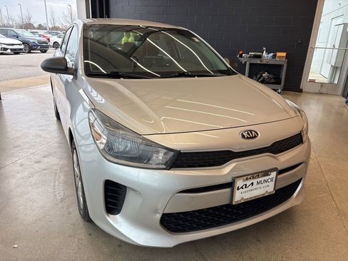 Used 2018 Kia Rio LX image 2