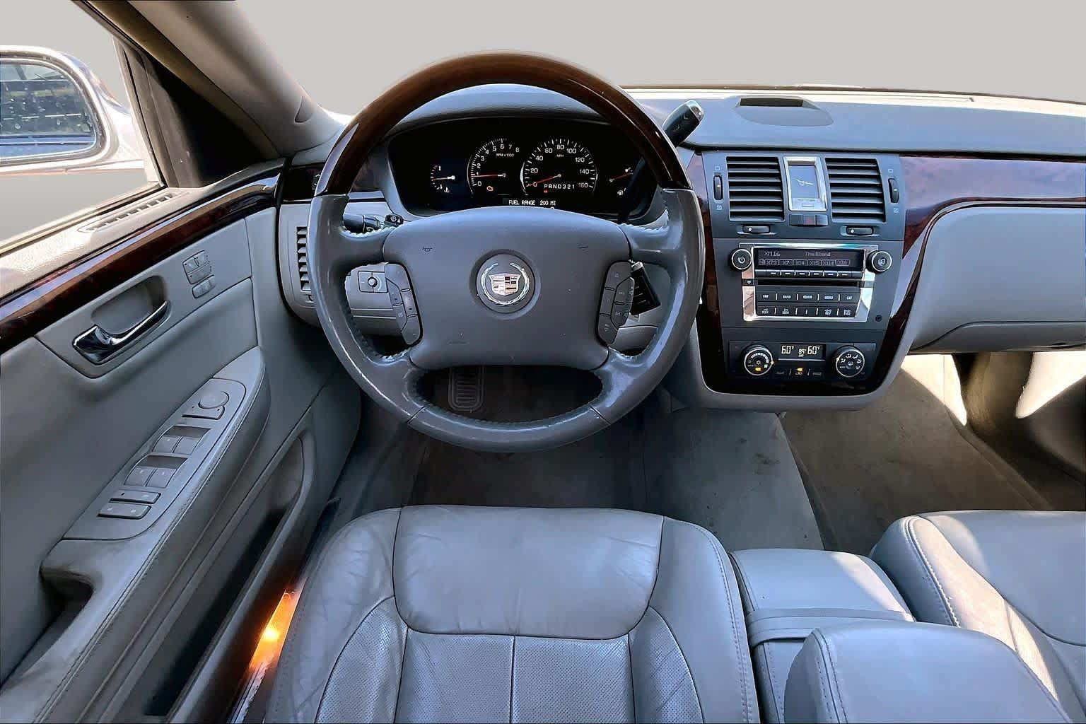 Used 2011 Cadillac DTS Luxury FWD image 5