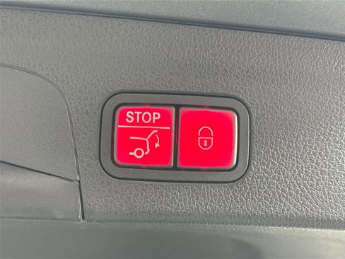 Used 2024 Mercedes-Benz GLE 450 4MATIC image 46