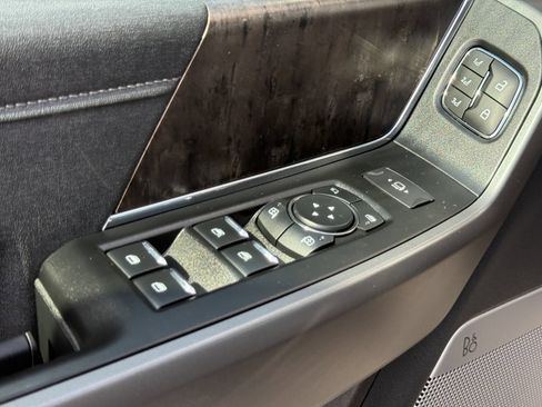 Used 2025 Ford F250 Lariat AWD/4WD image 23