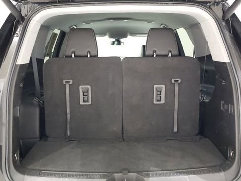 Used 2023 GMC Acadia SLT image 33