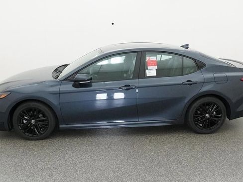 New 2026 Toyota Camry SE image 3