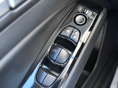 Used 2024 Nissan Altima 2.5 SR FWD image 30