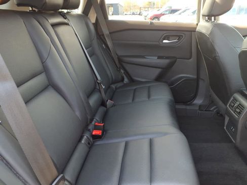 Used 2023 Nissan Rogue SV w/ SV Premium B Package image 22