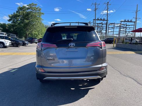 Used 2017 Toyota RAV4 SE AWD/4WD image 4