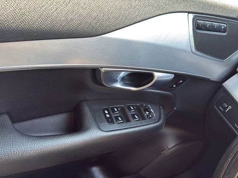 Used 2018 Volvo XC90 T5 Momentum w/ Convenience Package image 21