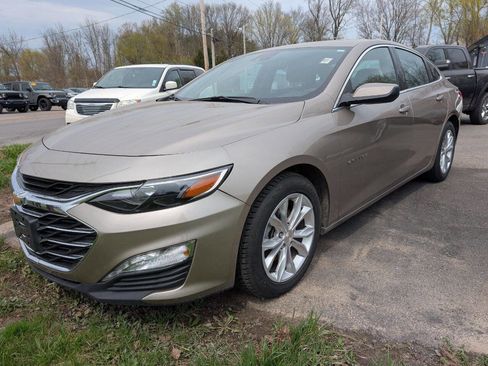 Used 2024 Chevrolet Malibu LT image 2