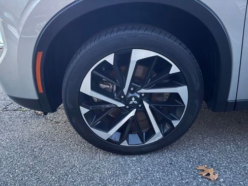 Used 2024 Mitsubishi Outlander AWD image 23