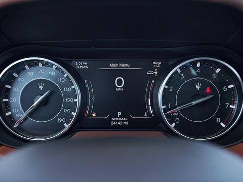 Used 2022 Maserati Levante GT image 39