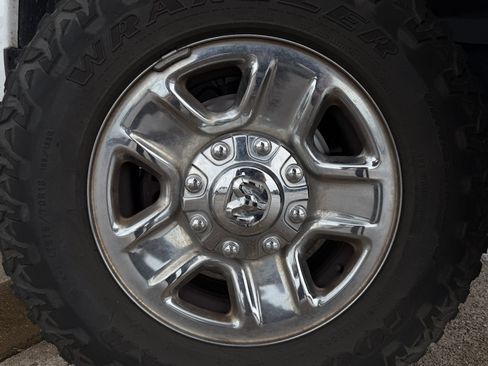 Used 2021 RAM 2500 Tradesman w/ Chrome Appearance Group AWD/4WD image 10