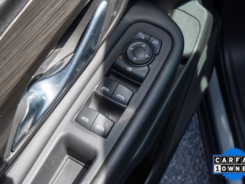 Used 2023 GMC Terrain SLE w/ Driver Convenience Package FWD image 13