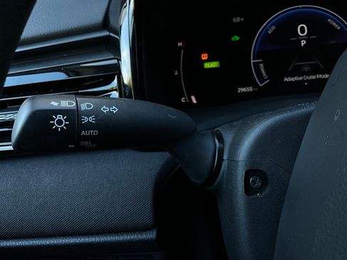 Used 2025 Toyota Camry LE image 34