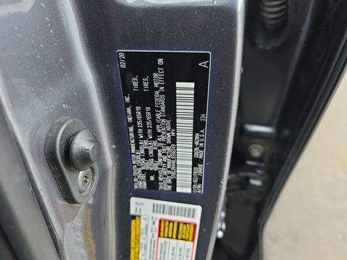 Used 2020 Toyota Highlander L FWD image 38