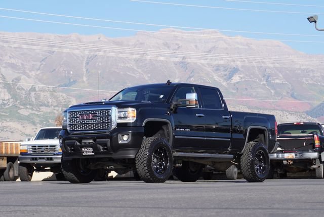 Used 2018 GMC Sierra 3500 Denali AWD/4WD image 3