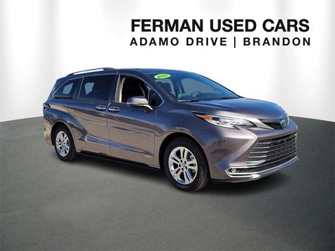 Used 2021 Toyota Sienna Platinum image 1