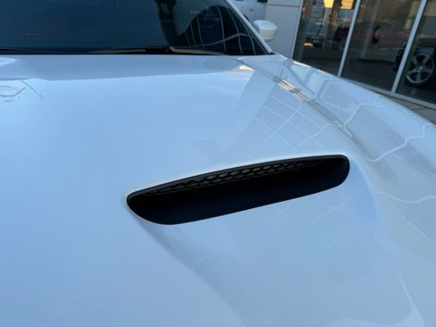 Used 2016 Dodge Charger SRT w/ Harman/Kardon Audio Group image 15