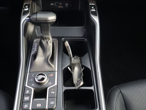 Used 2025 Kia Sorento S image 28