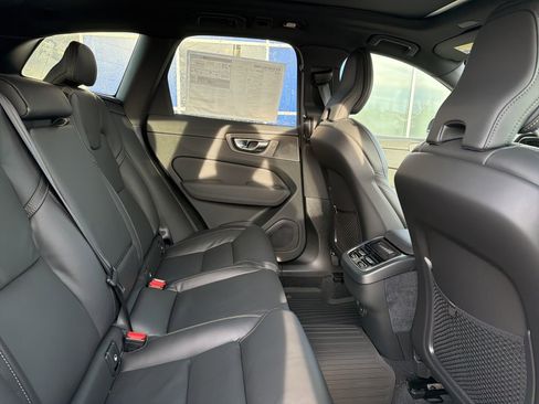 New 2026 Volvo XC60 B5 Ultra w/ Climate Package image 15