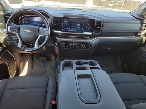 Used 2024 Chevrolet Silverado 2500 LT image 9